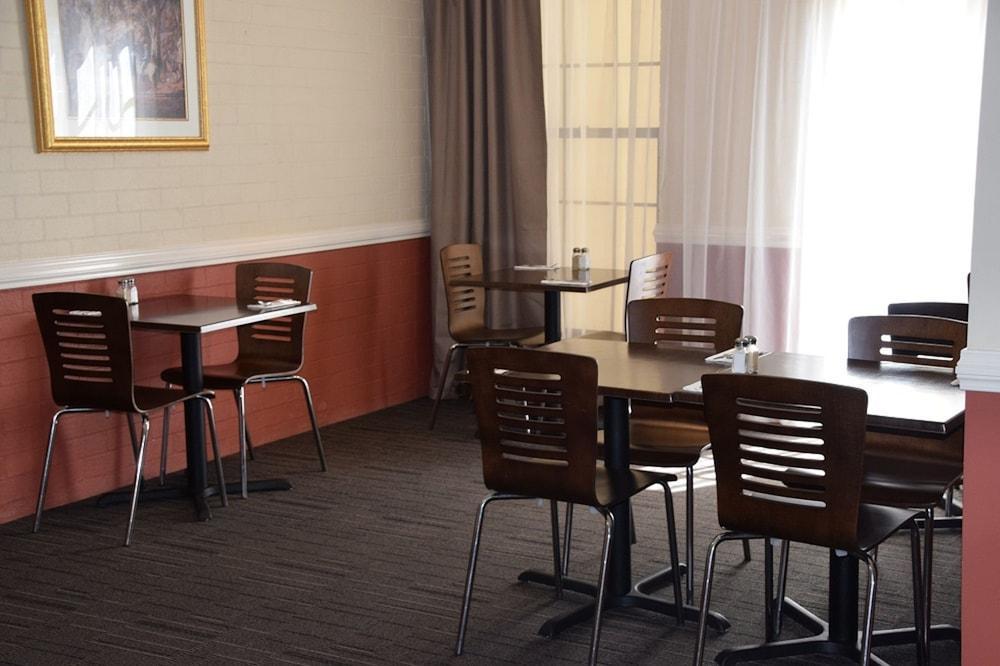 Best Western Coachman'S Inn Motel Bathurst Dış mekan fotoğraf